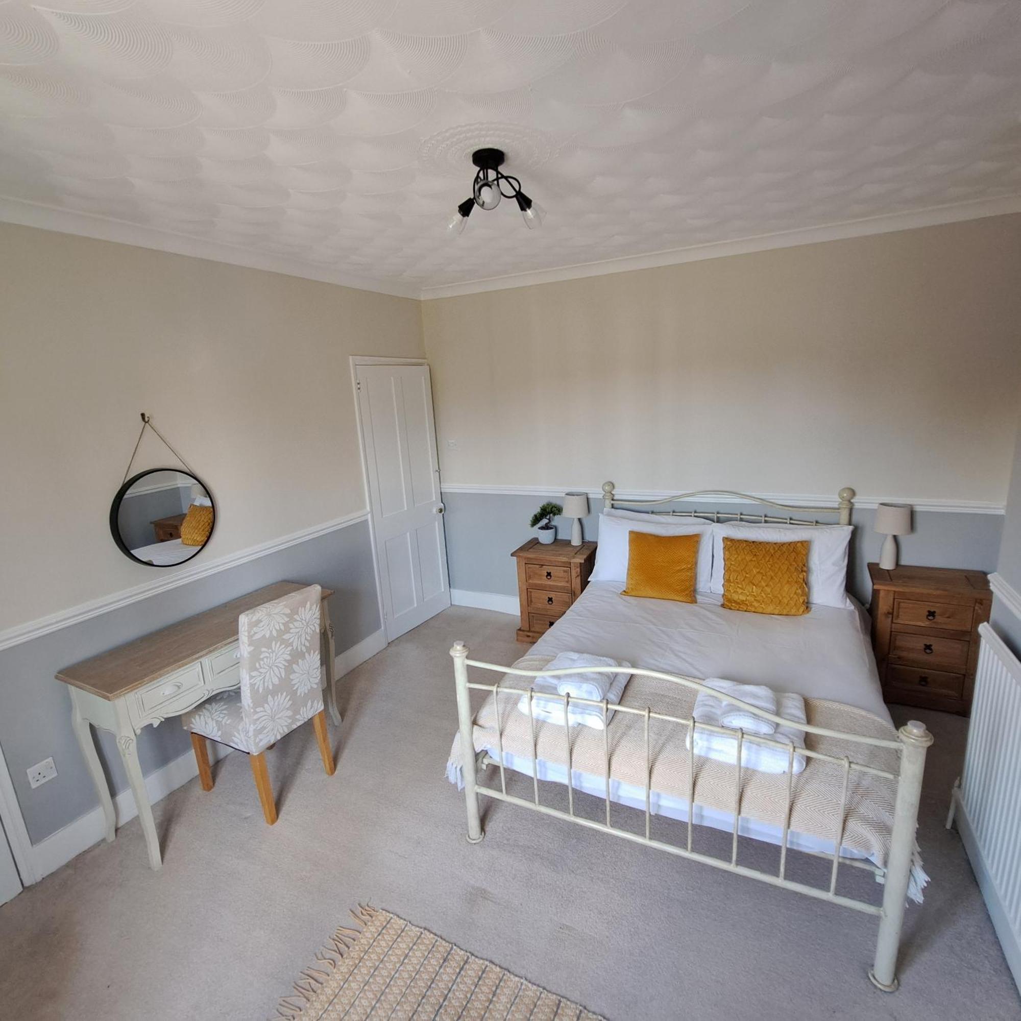 Generous 3 Bed In The Heart Of The Village Huntingdon Dış mekan fotoğraf