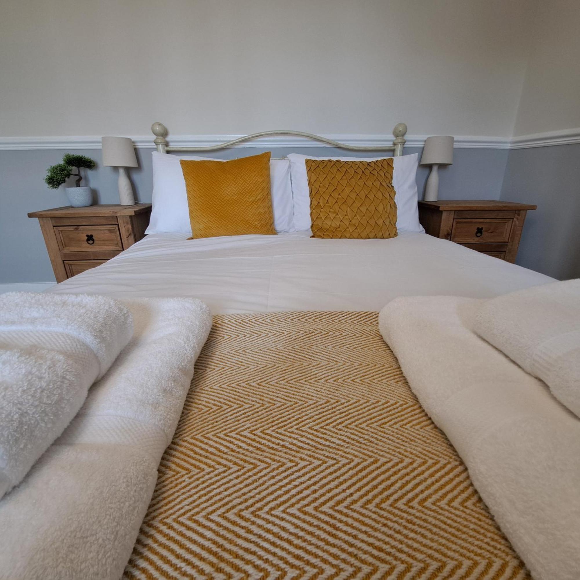 Generous 3 Bed In The Heart Of The Village Huntingdon Dış mekan fotoğraf