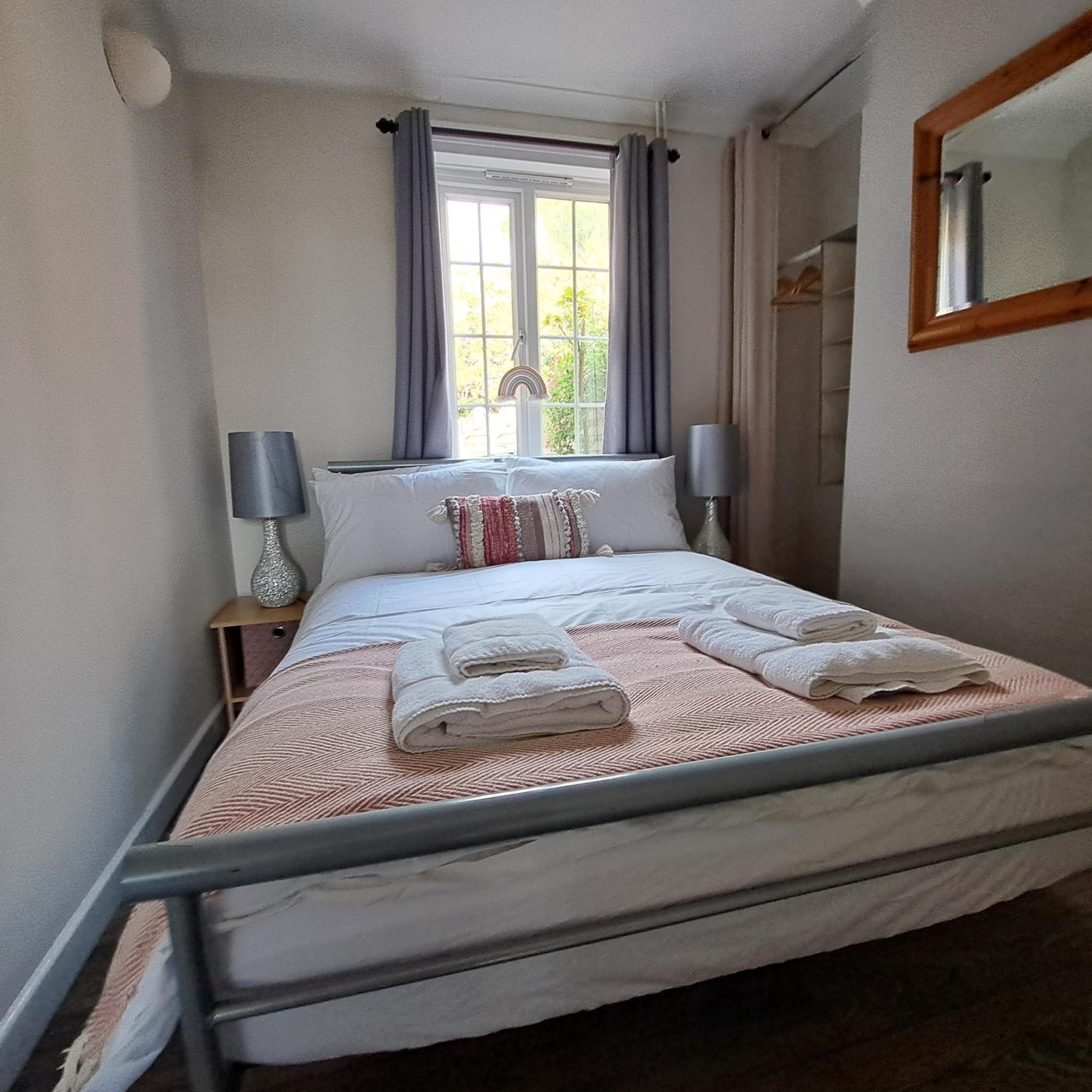 Generous 3 Bed In The Heart Of The Village Huntingdon Dış mekan fotoğraf